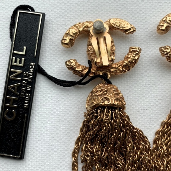 CHANEL Vintage ⭐️ RARE Real Gold Florentine Tassel Fringe Filigree Clip Earrings - Picture 15 of 16